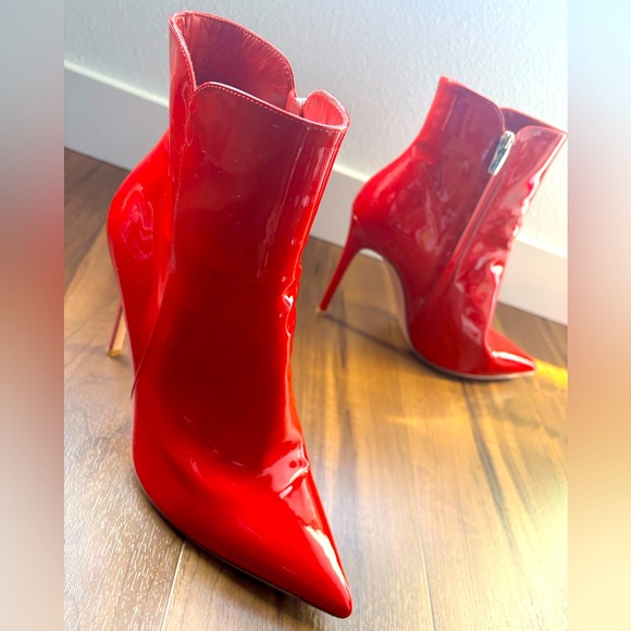 Gianvito Rossi Shoes - Gianvito Rossi Red Patent Leather Pointed-Toe Ankle Booties